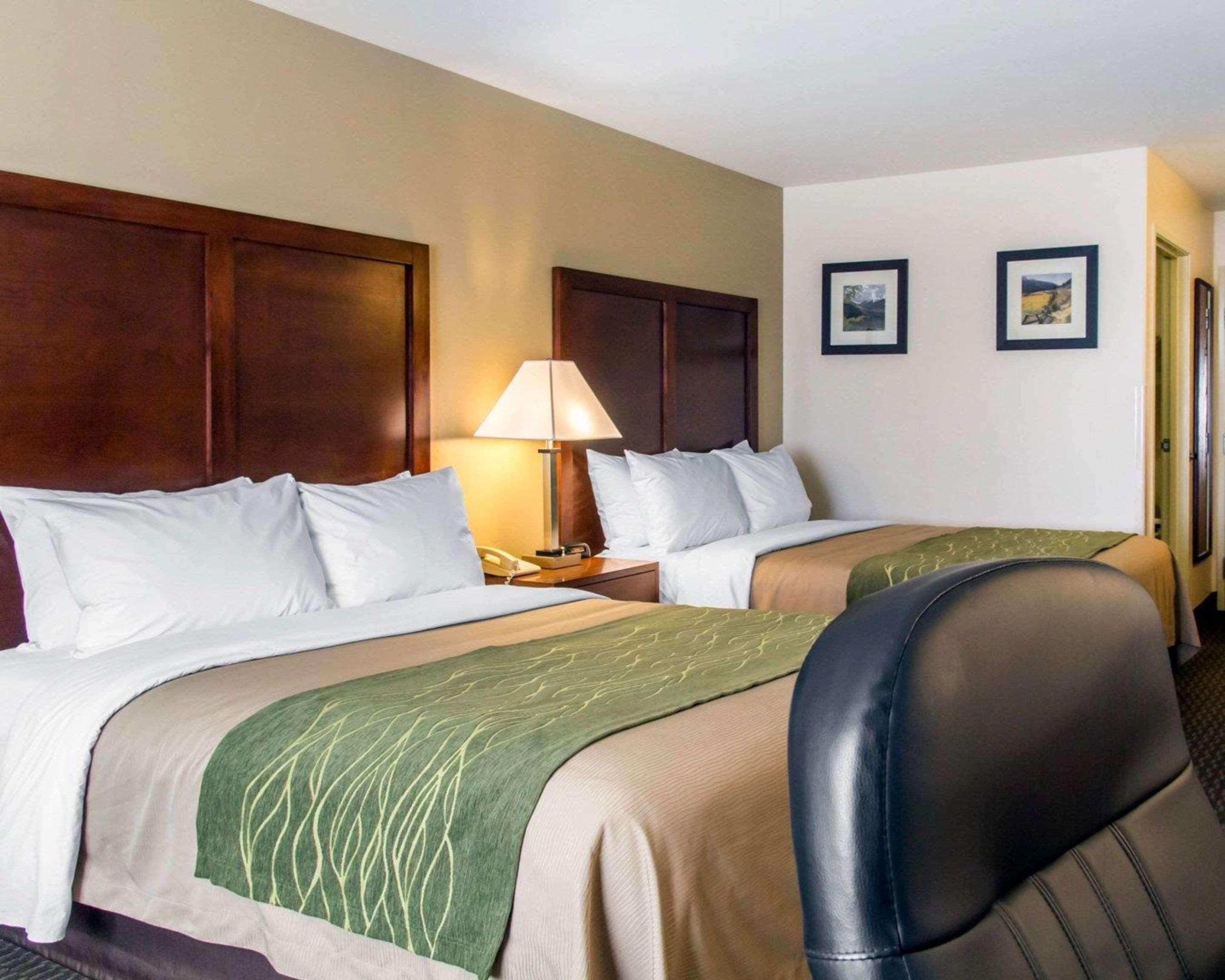 Quality Inn & Suites Vail Valley Eagle Exterior photo