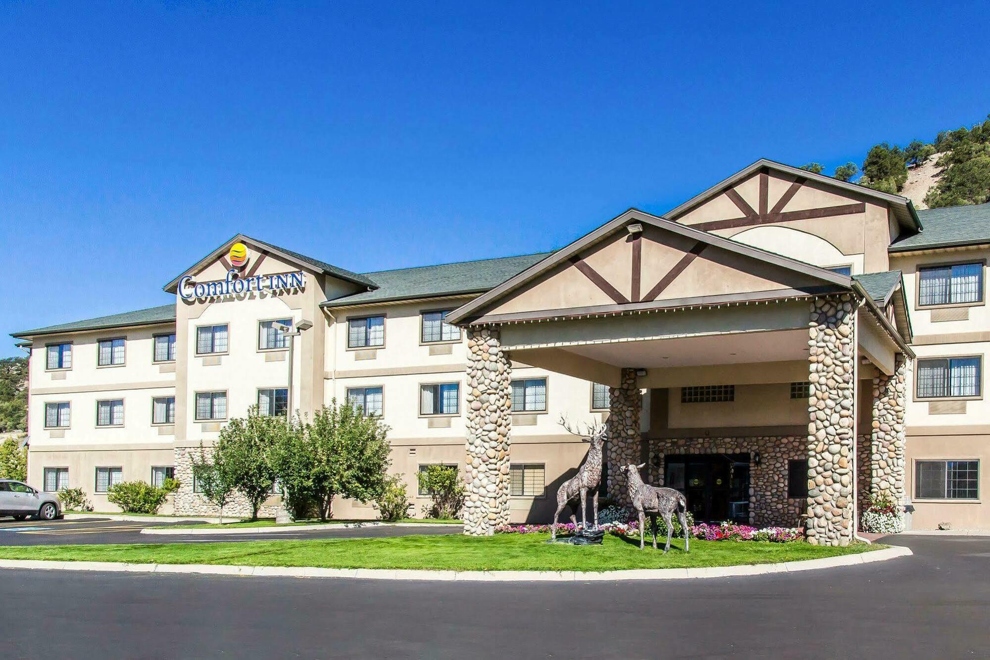 Quality Inn & Suites Vail Valley Eagle Exterior photo