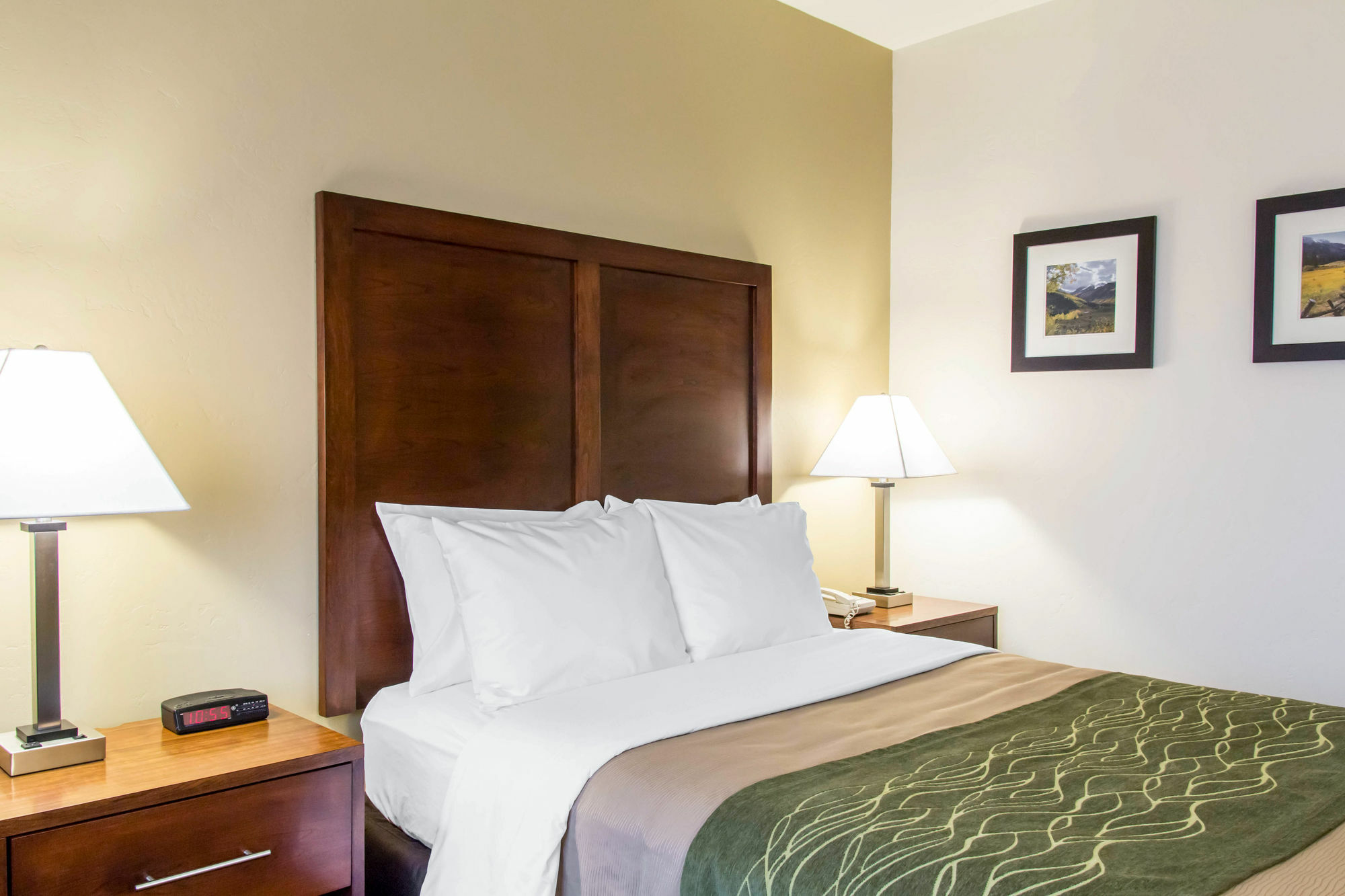 Quality Inn & Suites Vail Valley Eagle Exterior photo